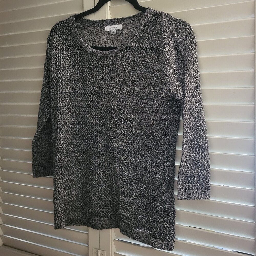 Crochet Style Semi Open Speckled Long-Sleeve Tee (XS)